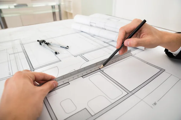 Inženýr kreslení diagramů — Stock fotografie