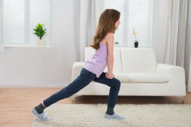 spor giyim kullanmada kız