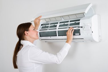 İş kadını kontrol Klima