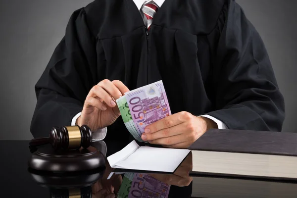 Judge Counting Euro Banknotes — Stock Photo, Image