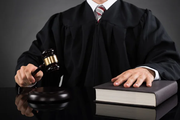 Judge With Gavel And Book — Stock Photo, Image