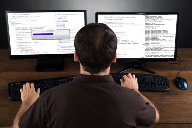 Adam programlama kodu bilgisayarlarda