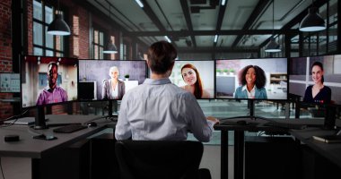 Masaüstünde Öğrenim Konferansı için Üst düzey Yürütme Sanal Toplantısı