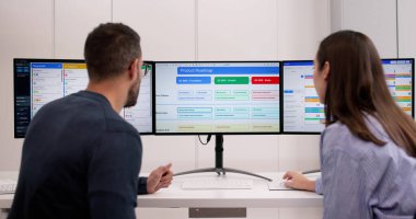 İş Liderleri Bilgisayar Ekranlarında Agile Programını Birlikte Yönetiyor