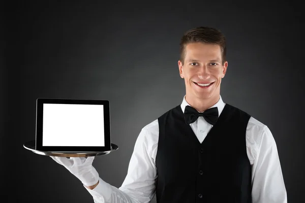 Butler Tray mit digitalem Tablet — Stockfoto