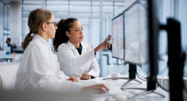 Dijital Çözümleri kullanarak hastane faturalarını ve kodlarını düzene sokuyorum. Muhtemel Meslekler: Doktor, Hemşire