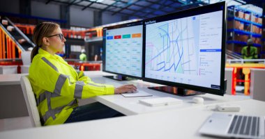 Etkili Lojistik Kadını Filo Yönetimi için Yol Planlama Uygulaması Kullanıyor