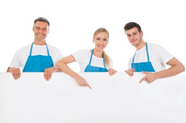 Billboard gösterilen işçi