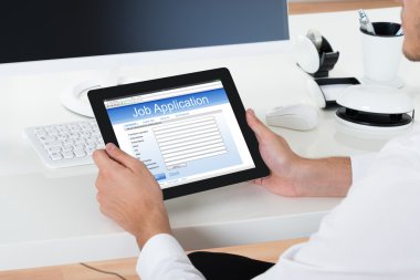 Online iş başvuru formu doldurarak iş adamı