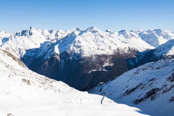 Krajobraz zimowy ośrodek narciarski w Alpach — Zdjęcie stockowe