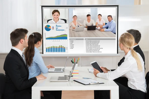 Üzletemberek, részt vesz a videokonferencia — Stock Fotó