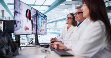 Çeşitli geçmişlere sahip tıp uzmanları Sanal Konferans Webinar 'a katıldı.