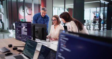 Adanmış Programcılar Ekibi Yeni Web Sitesi Tasarım Projesinde İşbirliği Yaptı