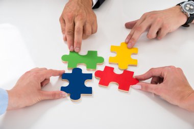 İnsanlar montaj Puzzle parçaları