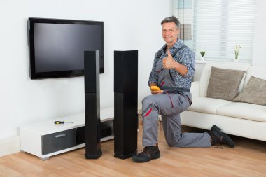 TV hoparlör multimetre ile kontrol teknisyeni