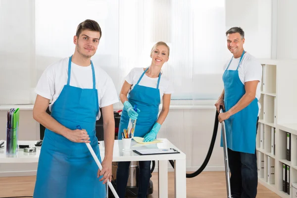 Janitors Cleaning Office — Stock Photo, Image