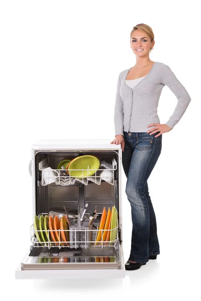 Confident Woman With Dishwasher — Stock Photo, Image