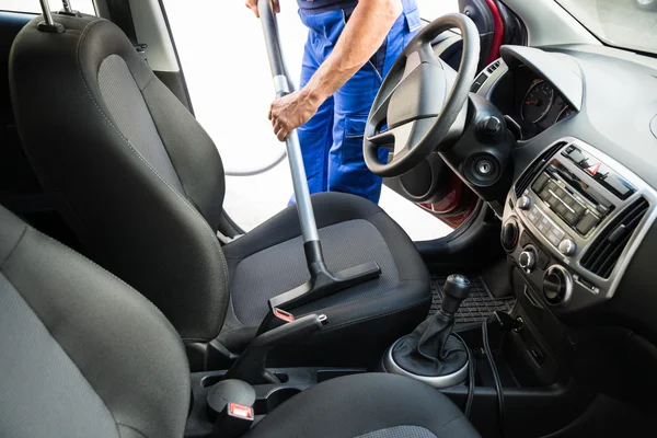 Man Vacuuming Car Seat — Stock Photo, Image