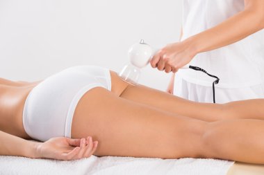 Şevval Özçelik Güzellik selülit vakum kullanma