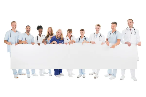 Squadra medica multietnica sicura — Foto Stock