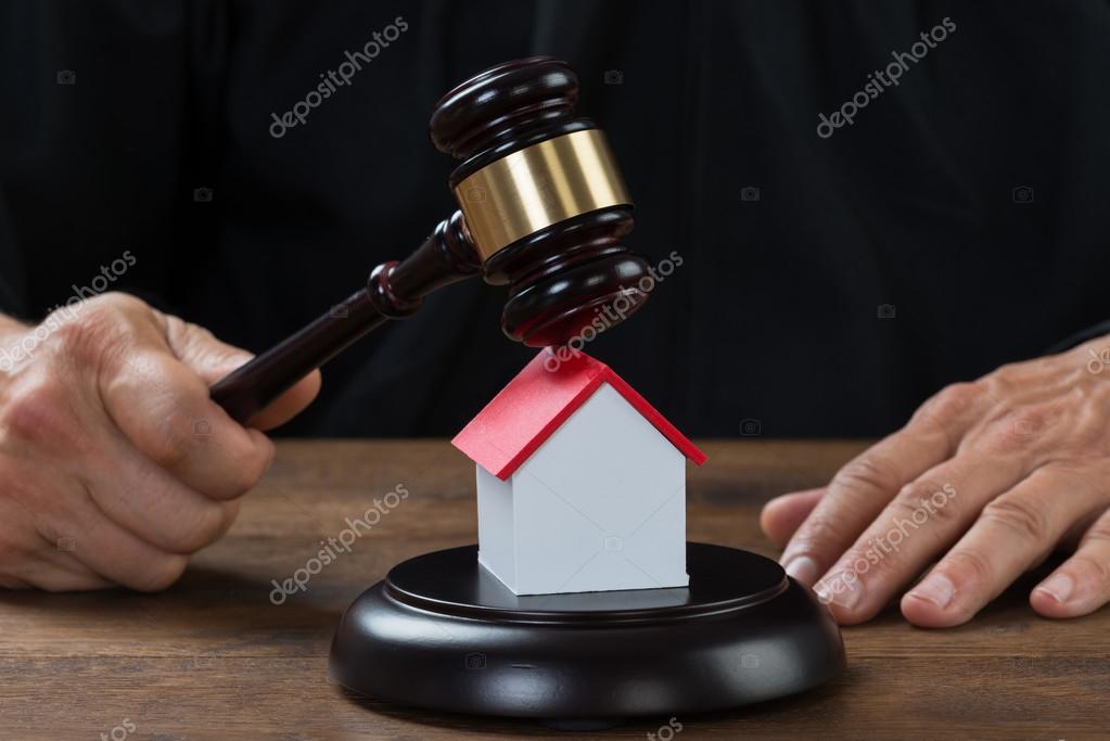 Торги имущества должников. Молоток торги. Имущество банкротов. Имущество банкротов. Торги банкротов.