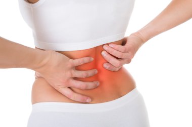 Sırt ağrısı çeken kadın.