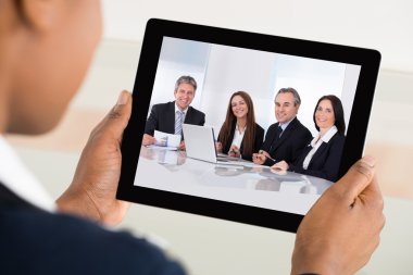 İş kadını Video konferans dijital Tablet