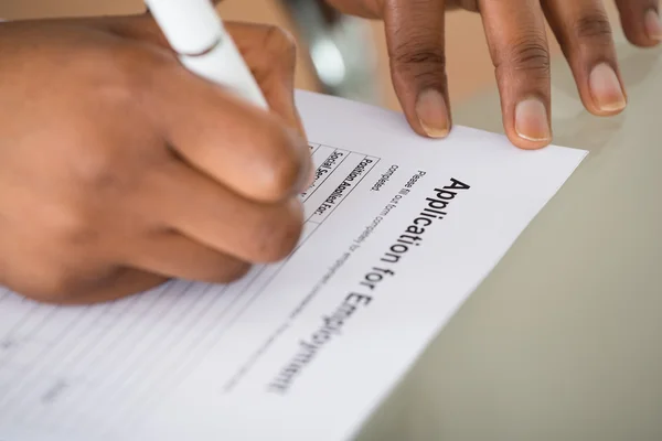 Woman Filling Employment Form — Stock Photo, Image