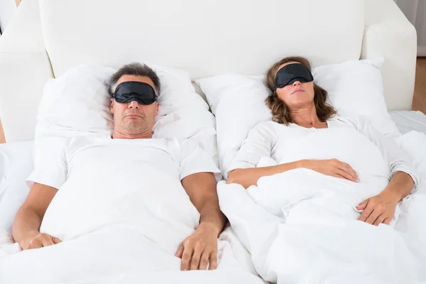 Couple Sleeping On Bed — Stock Photo, Image