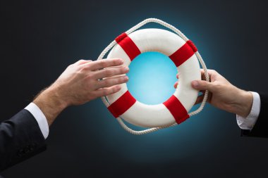 Lifebuoy geçen iş adamları