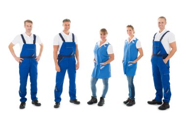 Kendine güvenen Janitors ayakta portresi