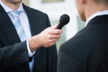 Gazeteci alarak röportaj iş adamı