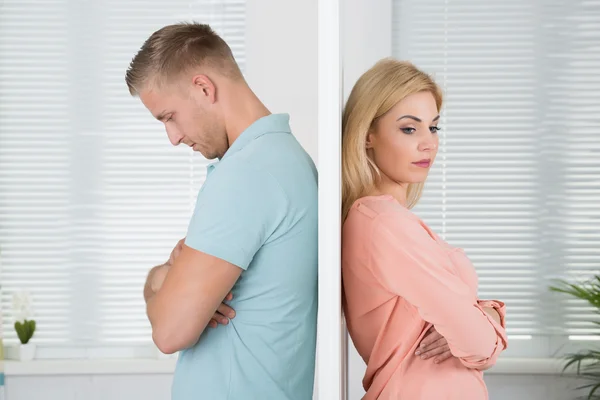 Unhappy Couple Standing Back To Back — Stock Photo, Image