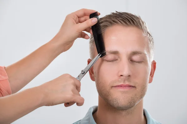 Young Man Getting His Eyebrow — Stock Photo, Image