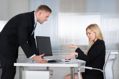 İşadamı suçlamayı çalışan