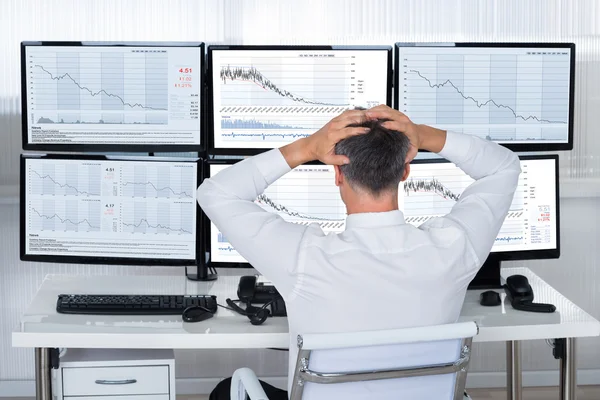 Trader With Hands On Head — Stock Photo, Image