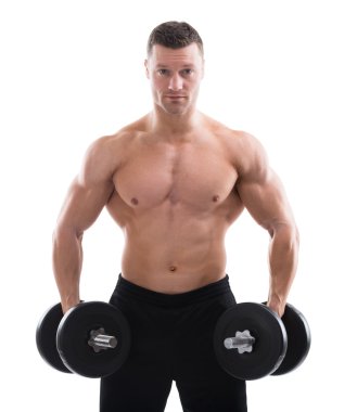 Kendine güvenen kaslı adam halter kaldırma