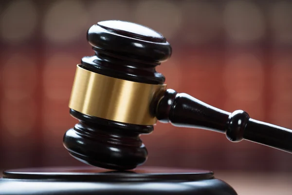 Wooden Mallet In Courtroom — Stock Photo, Image