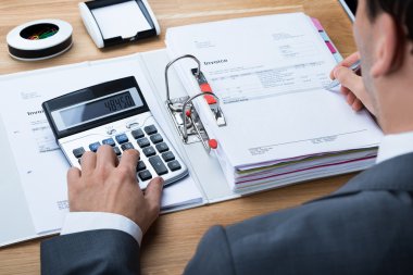 Ofis Masası, fatura hesaplama iş adamı