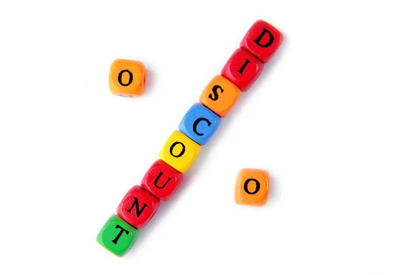 Palabra de descuento del concepto de cubos de letras wodden multicolor — Foto de Stock