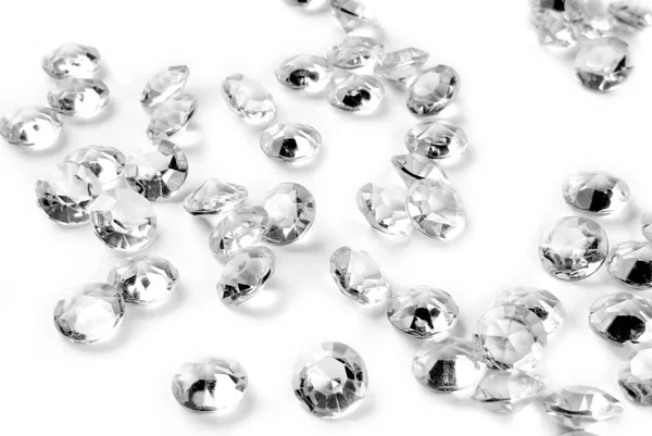 Diamanty na bílém pozadí — Stock fotografie