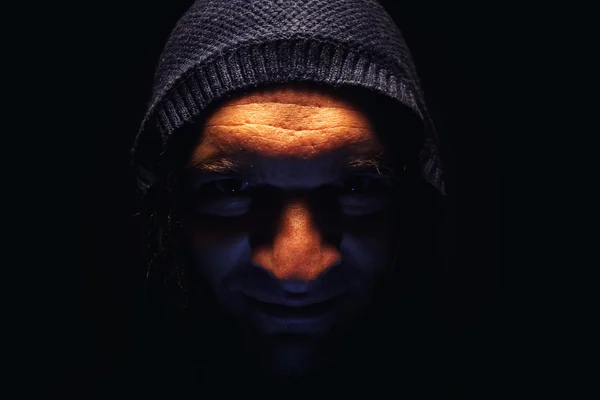Portrait d'un homme à capuche — Photo