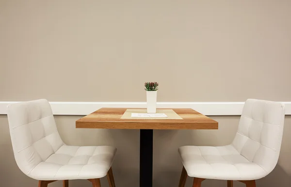 Table et deux fauteuils — Photo