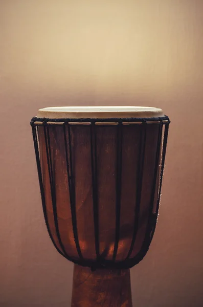 Velho Djembe de madeira — Fotografia de Stock