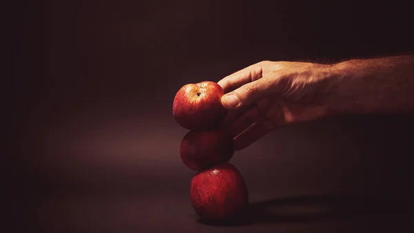 Tres manzanas orgánicas —  Fotos de Stock