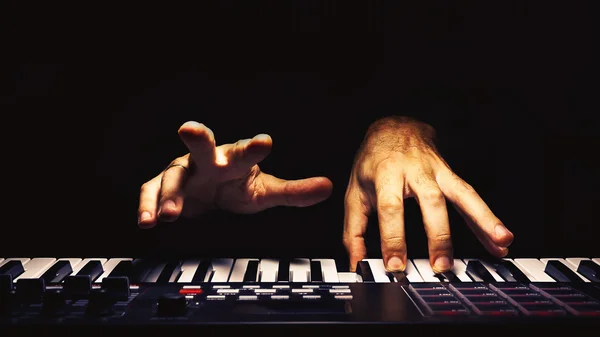 Midi-Controller spielen — Stockfoto