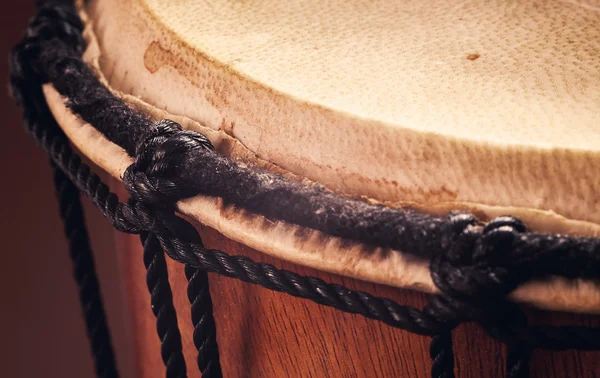 Velho djembe madeira percussão — Fotografia de Stock