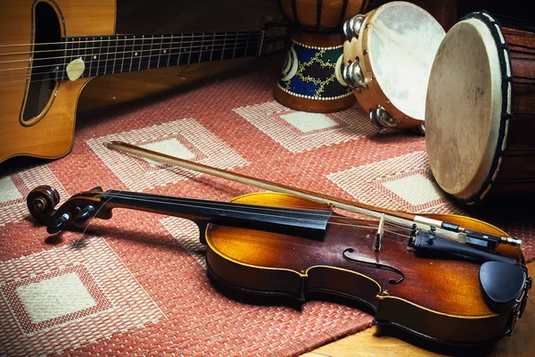 Instrumentos acústicos de música folk — Fotografia de Stock