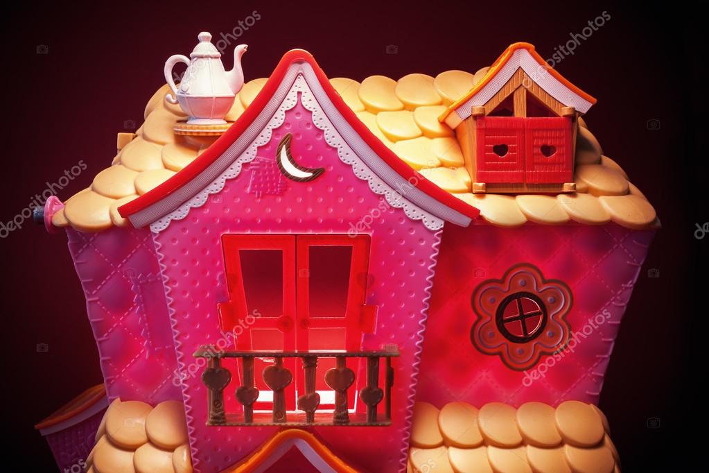 pink house toy