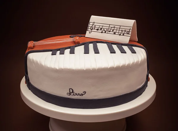 钢琴和大提琴的形状的蛋糕 — 图库照片